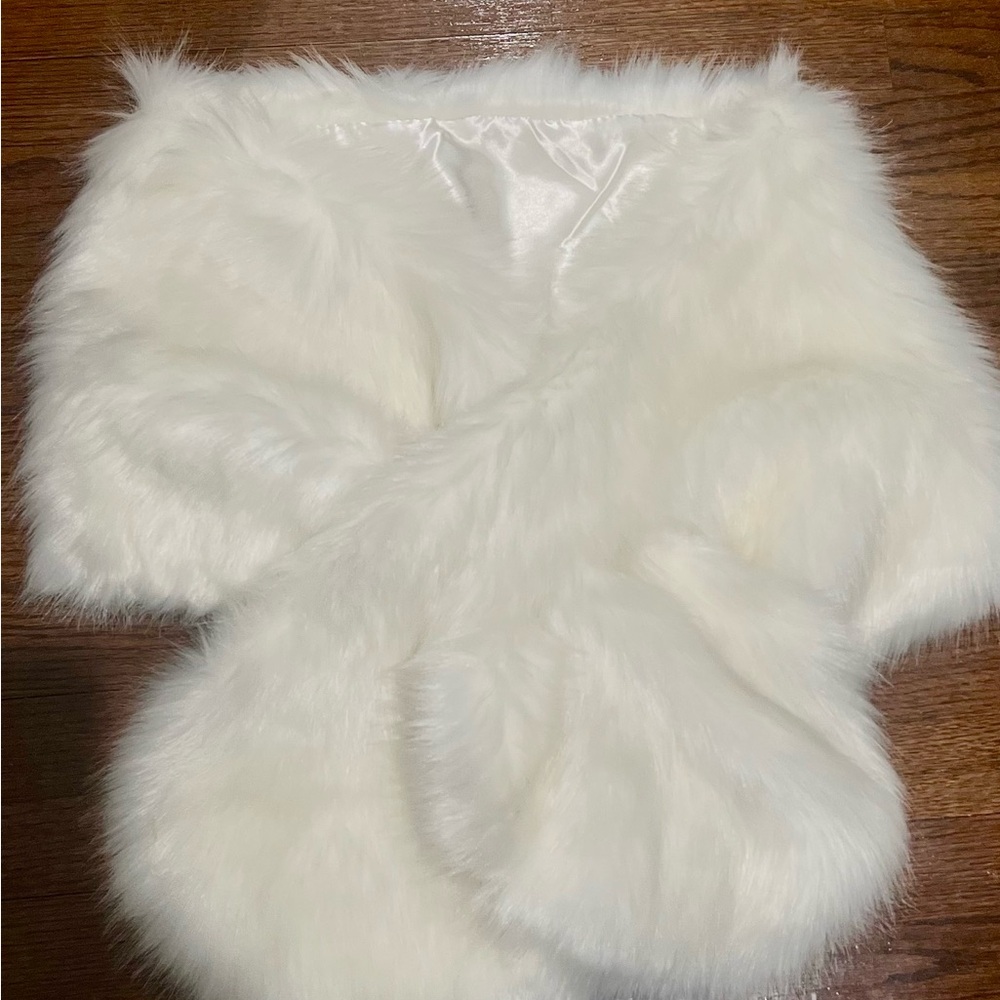Elegant White Faux Fur Shawl
